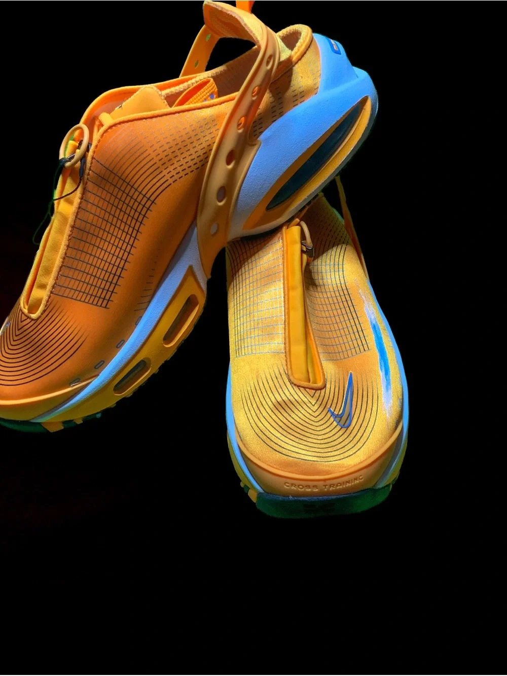 Nike Unisex Orange Sneakers with Blue Accents 12.5 W and 14 men’s